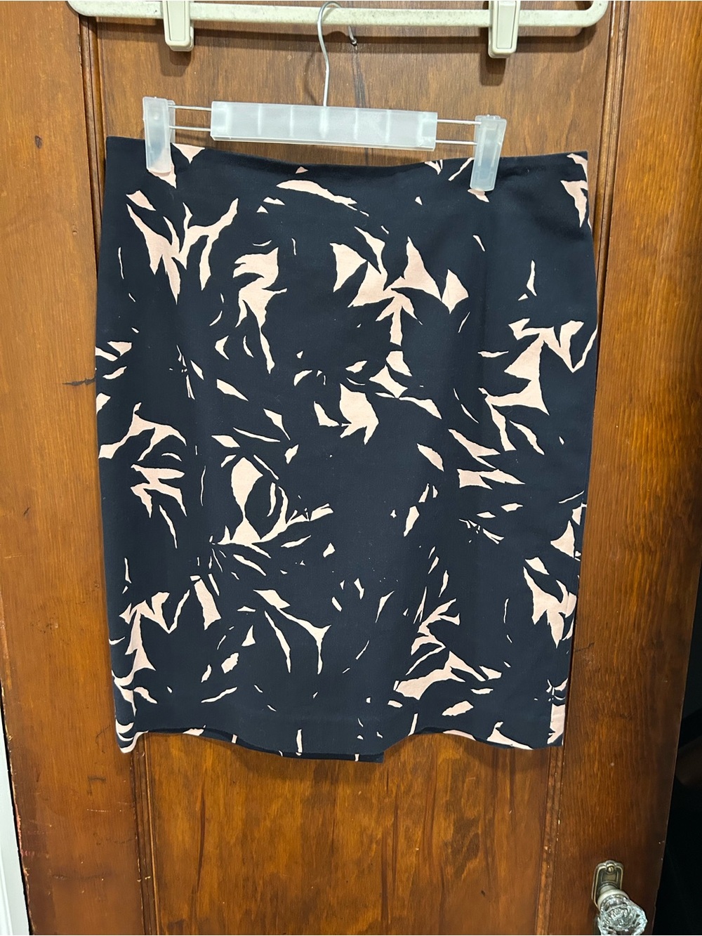 Ann Taylor Black Pencil Skirt with Blush Abstract Print